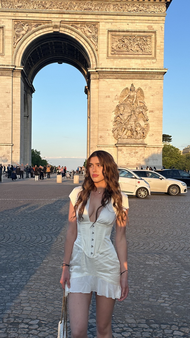 margo-od-francija-se-preselila-vo-prilep-zaradi-tatkoto-makedonec-sega-sum-model-vo-pariz-i-ucham-za-advokat-09.jpeg