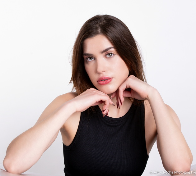 margo-od-francija-se-preselila-vo-prilep-zaradi-tatkoto-makedonec-sega-sum-model-vo-pariz-i-ucham-za-advokat-15.jpeg