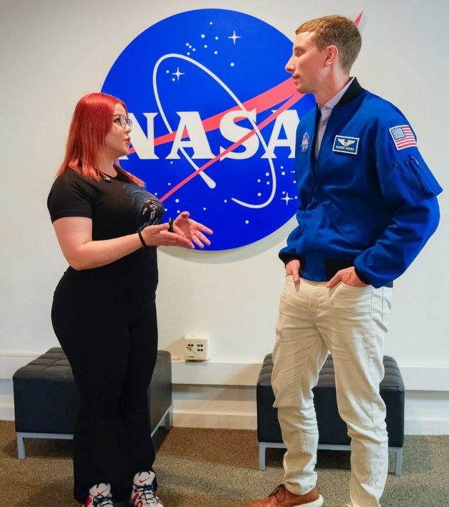 martina-dimoska-nashata-prva-analogna-astronautka-imav-sestra-so-cerebralna-paraliza-ja-turkav-so-kolichka-do-kafule-03_copy.jpg