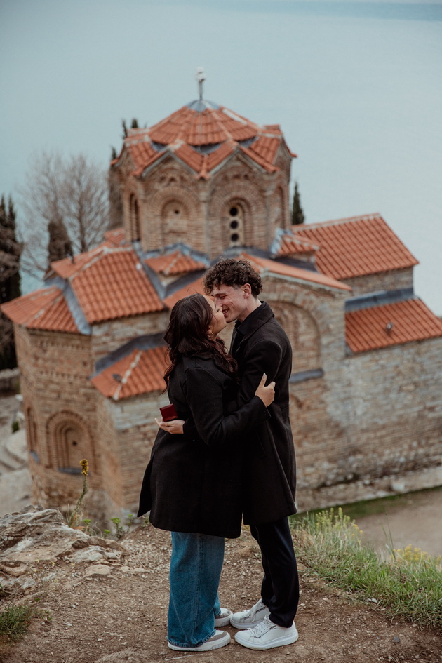 slavcho-od-ohrid-ja-zaprosi-kamille-od-brazil-na-kaneo-pred-2-godini-i-kazhav-deka-eden-den-kje-ja-zaprosam-tamu-03.jpeg