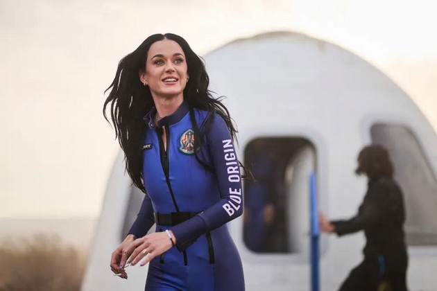 kako-pomina-vselenskata-misija-na-loren-sanchez-i-keti-peri-so-zhenski-ekipazh-zoshto-javnosta-ja-ismejuva-misijata-3.JPG
