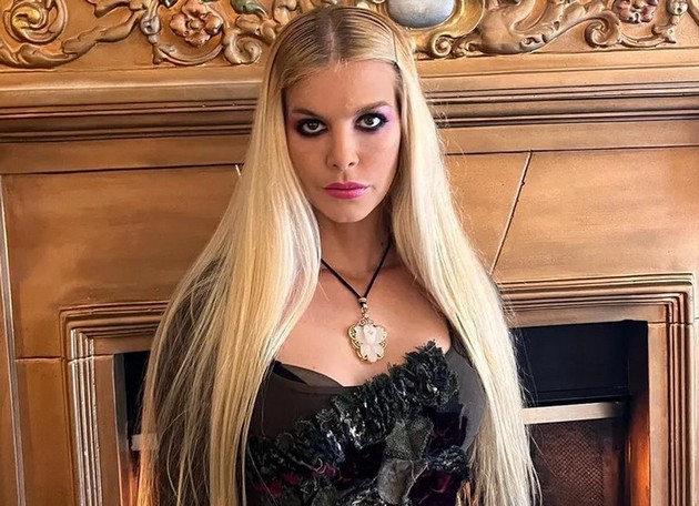 mamela-mladi-devojki-za-da-zhiveat-so-nea-pa-gi-prinuduval-na-prostitucija-koja-e-najopasnata-zhena-na-instagram-10.JPG
