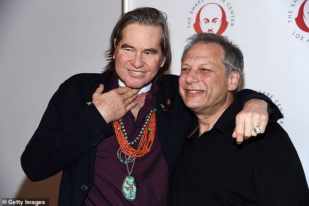 pochina-val-kilmer-65-dzvezdata-od-top-gun-i-batman-go-izgubi-glasot-poradi-rak-na-grloto-9.JPG