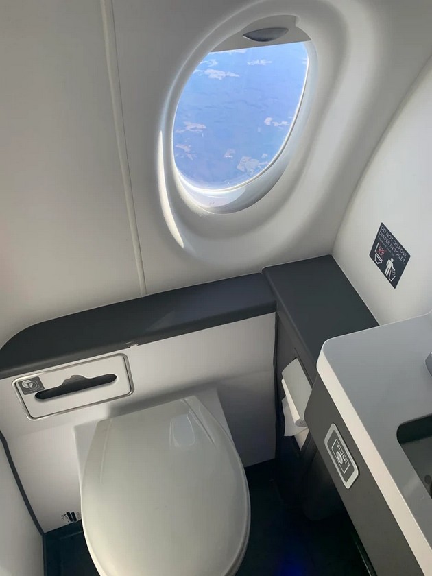 sebichni-raboti-shto-nekoi-lugje-ushte-gi-pravaat-koga-letaat-so-avion-07.jpg