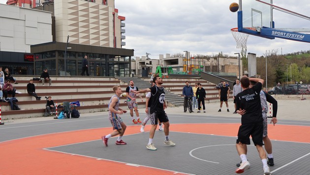 so-sport-i-zaednishtvo-odbelezhani-100-dena-do-pochetokot-na-emof-skopje-2025-03.JPG