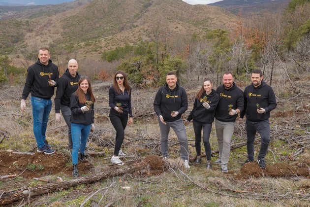 za-zelena-idnina-na-novite-generacii-vrabotenite-od-mozzart-zasadija-2500-sadnici-vo-kuchkovo-02.JPG