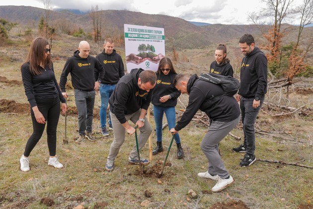 za-zelena-idnina-na-novite-generacii-vrabotenite-od-mozzart-zasadija-2500-sadnici-vo-kuchkovo-2.JPG