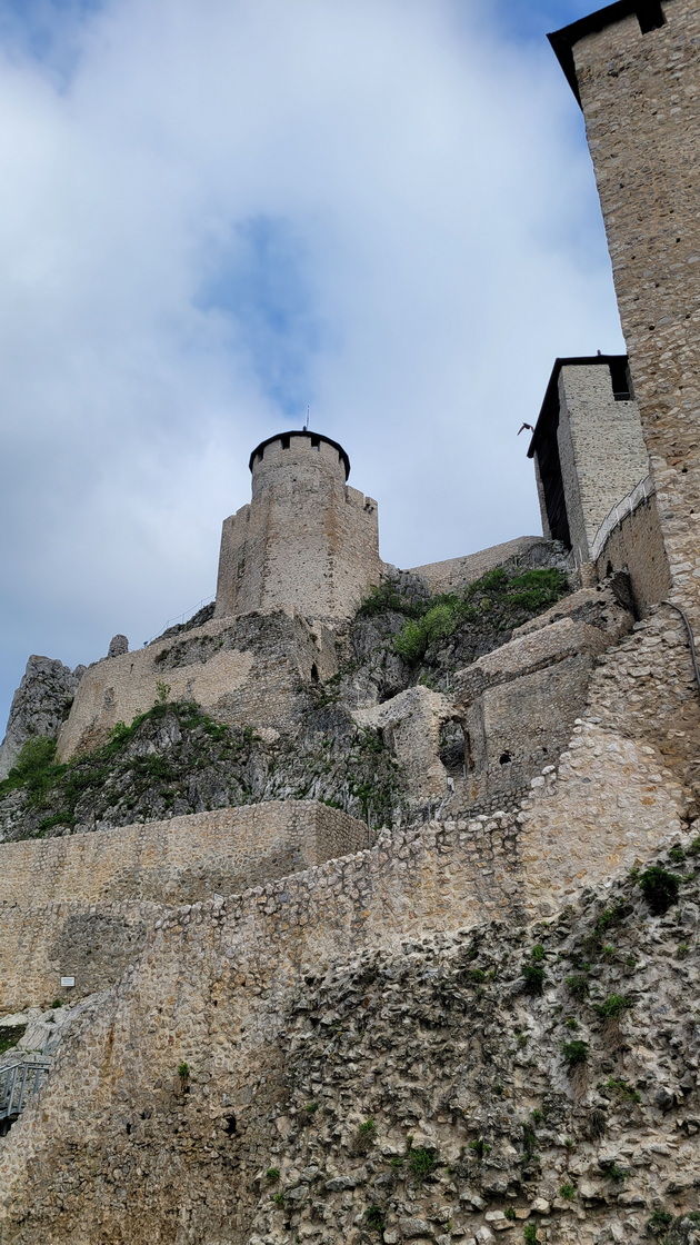 go-posetiv-zamokot-golubac-koj-e-na-5-chasa-vozenje-od-skopje-shto-me-impresionirashe-kaj-skapoceniot-kamen-na-srbija-38.jpg