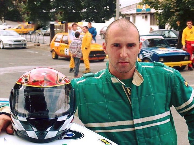 igor-stefanovski-idje-za-crnobelo-leksikon-se-plasham-od-brzina-i-koga-nekoj-drug-me-vozi-02.jpg