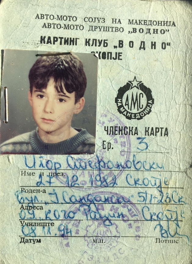 igor-stefanovski-idje-za-crnobelo-leksikon-se-plasham-od-brzina-i-koga-nekoj-drug-me-vozi-04.jpg