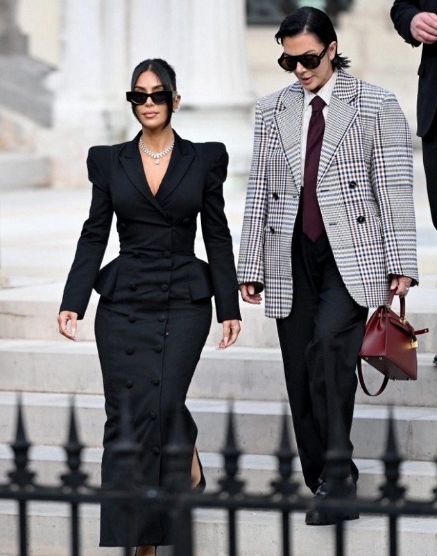 kim-kardashijan-se-pojavi-na-sud-kako-modna-ikona-so-nakit-od-7-milioni-dolari-za-da-se-soochi-so-kradcite-08.jpg