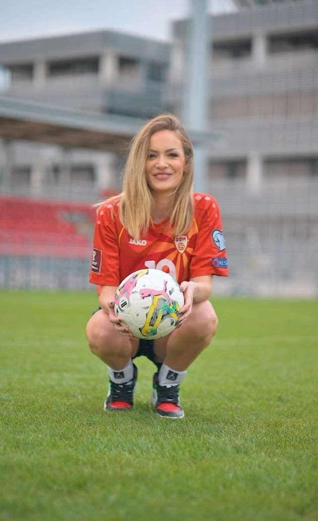 nie-ja-imame-jana-serafimova-srbite-ja-imaat-jovana-guzijan-najatraktivnite-sportski-novinarki-od-regionot-05.jpg