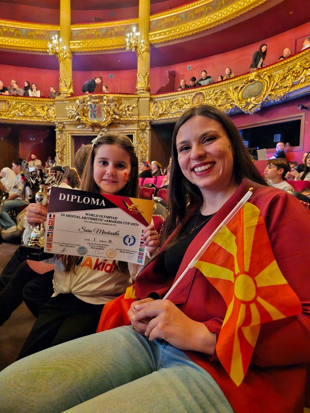 deca-od-smartykids-aerodrom-skopje-se-vrakjaat-kako-shampioni-od-megjunarodna-olimpijada-vo-belgija-03.JPG