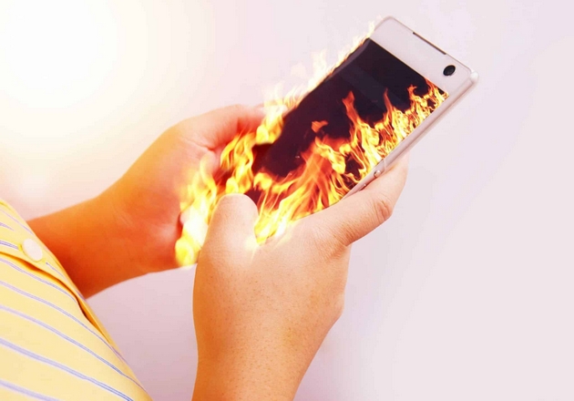 kako-da-go-izladite-pregreaniot-telefon-osobeno-vo-leto-02.JPG