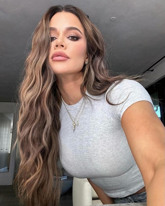 kloi-kardashijan-meta-na-kritiki-otkako-go-pokazha-sovrshenoto-telo-zoshto-javnosta-ja-osuduva-shto-i-da-napravi-07.JPG