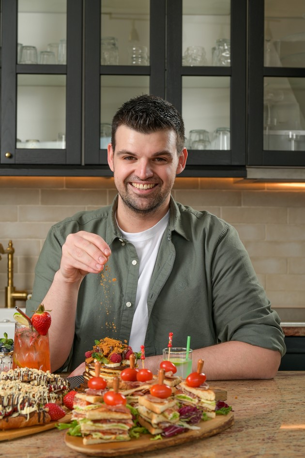 promocija-na-noviot-gotvach-na-dave-s-kitchen-brzo-i-zabavno-gotvenje-vo-vero-dzhambo-treta-kniga-so-recepti-na-davor-panchevski-03.JPG