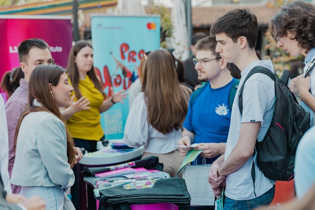 uaks-20-godini-sozdava-generacii-studenti-podgotveni-za-globalniot-svet-02.JPG