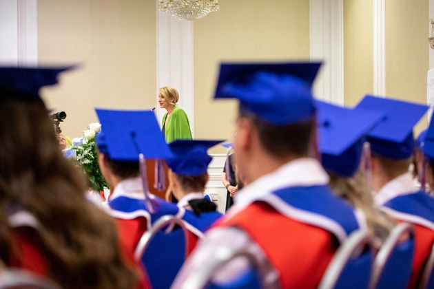 uaks-20-godini-sozdava-generacii-studenti-podgotveni-za-globalniot-svet-05.JPG