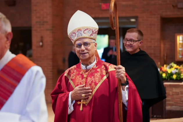 aktiven-e-na-tviter-igra-tenis-bil-shtitenik-na-papata-francisk-shto-znaeme-za-noviot-papa-leo-xiv-02.jpg