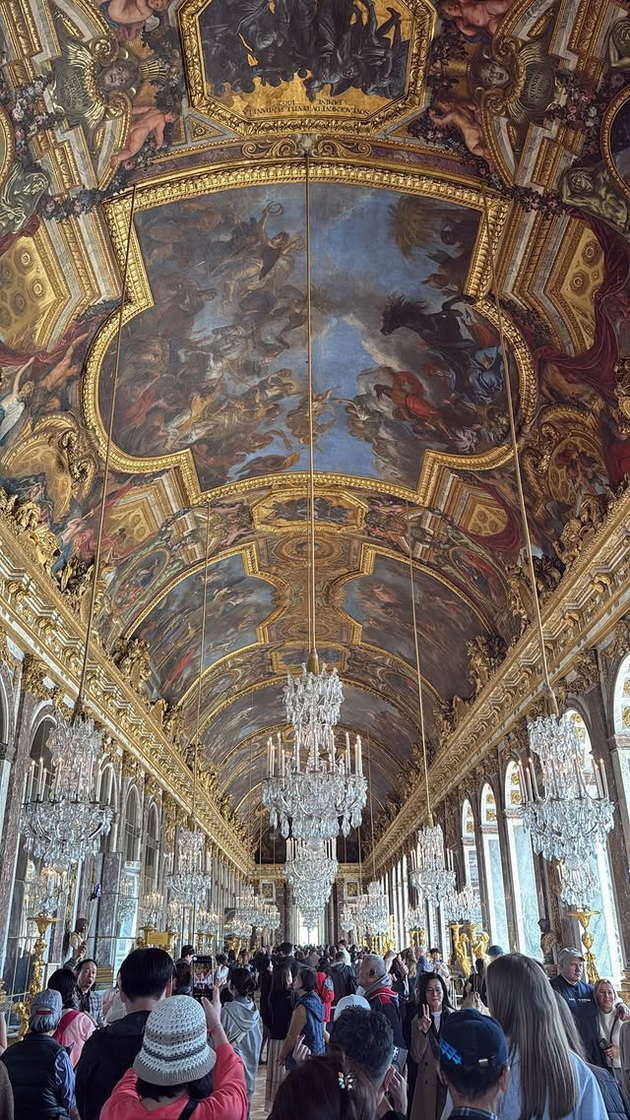antonia-gigovska-i-soprugot-na-romantika-vo-pariz-se-pregrnuvaat-pod-ajfelova-kula-uzhivaat-bez-sinot-02.jpg