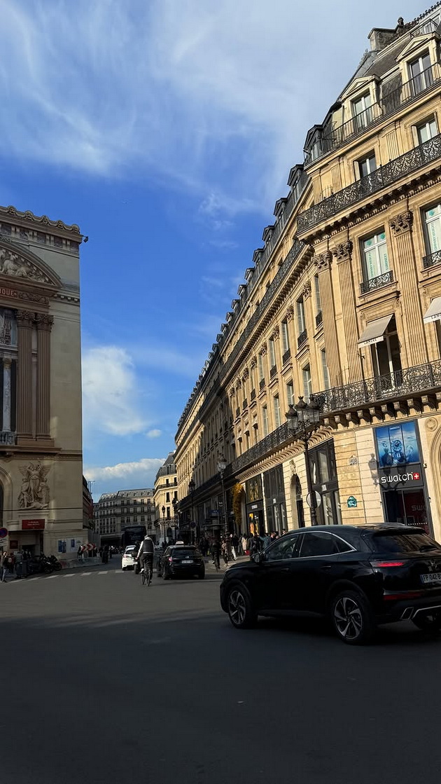 antonia-gigovska-i-soprugot-na-romantika-vo-pariz-se-pregrnuvaat-pod-ajfelova-kula-uzhivaat-bez-sinot-09.jpg