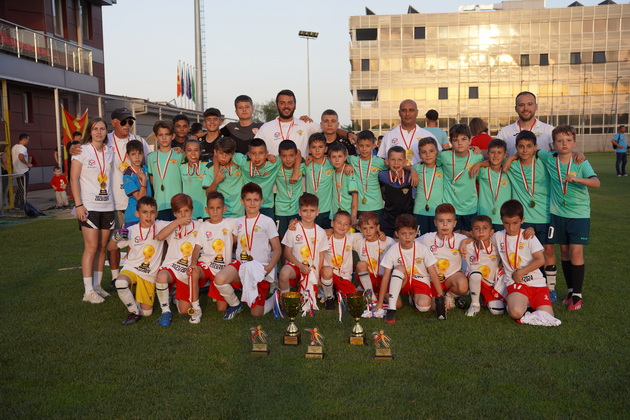 darijan-gelevski-9-e-nash-fudbaler-so-svetski-talent-trenerite-na-barselona-me-izbraa-za-najdobar-igrach-na-kamp-za-mladi-talenti-04.jpg