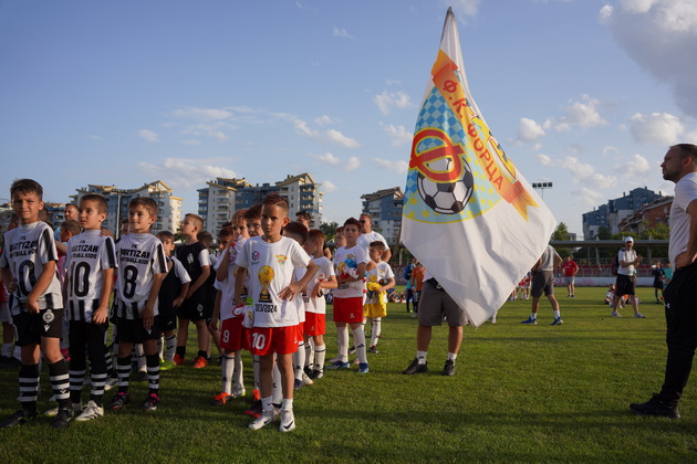 darijan-gelevski-9-e-nash-fudbaler-so-svetski-talent-trenerite-na-barselona-me-izbraa-za-najdobar-igrach-na-kamp-za-mladi-talenti-44.jpg