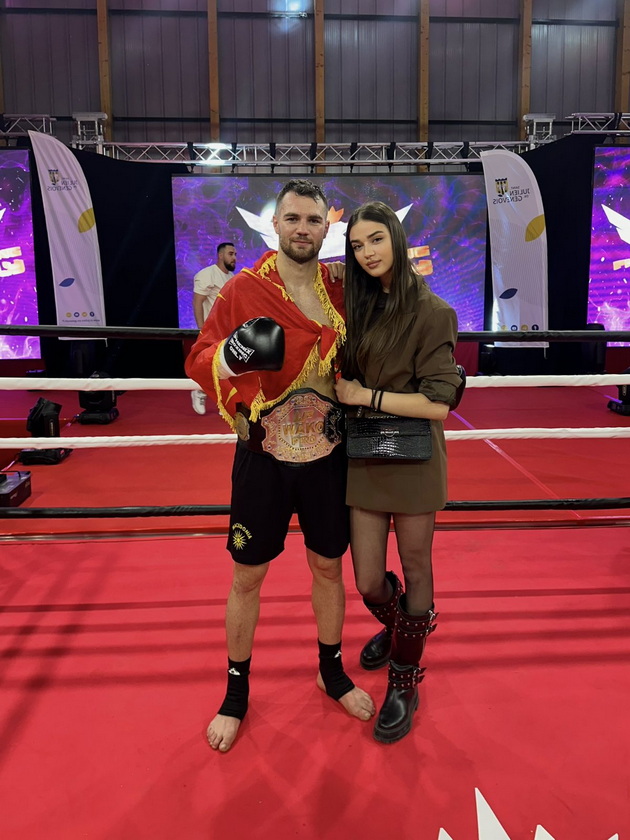 gordi-sme-boban-ilioski-ja-odbrani-svetskata-titula-vo-kik-boks-pa-poracha-se-boram-za-mojata-zemja-06.jpg