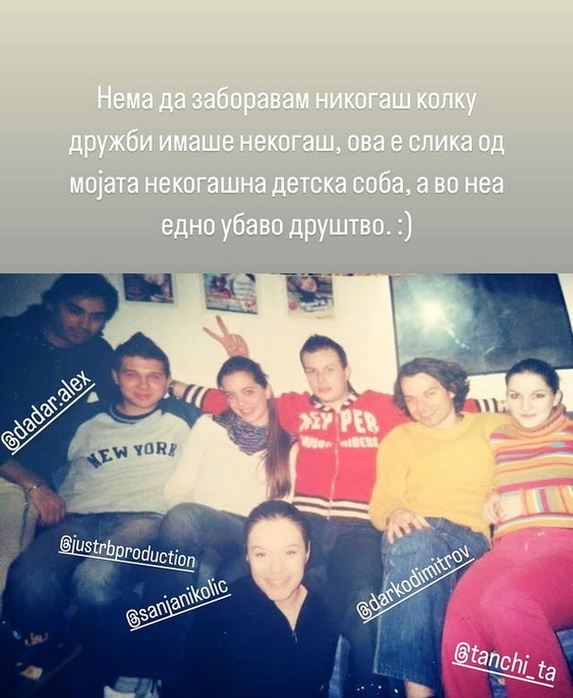 retro-fotka-od-detskata-soba-elena-risteska-so-nostalgija-se-seti-na-ubava-druzhba-od-minatoto-03_copy.jpg
