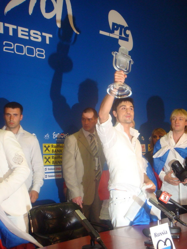 sakis-me-sharmirashe-dima-bilan-glumeshe-dzvezda-petpati-bev-na-evrovizija-kakvi-spomeni-nosam-31.jpg