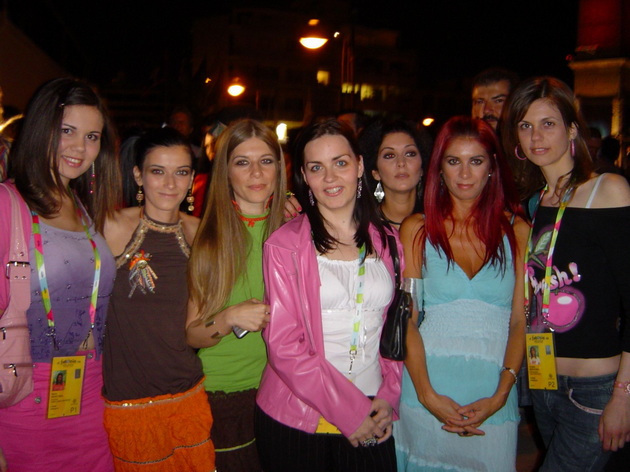 sakis-me-sharmirashe-dima-bilan-glumeshe-dzvezda-petpati-bev-na-evrovizija-kakvi-spomeni-nosam-36.jpg