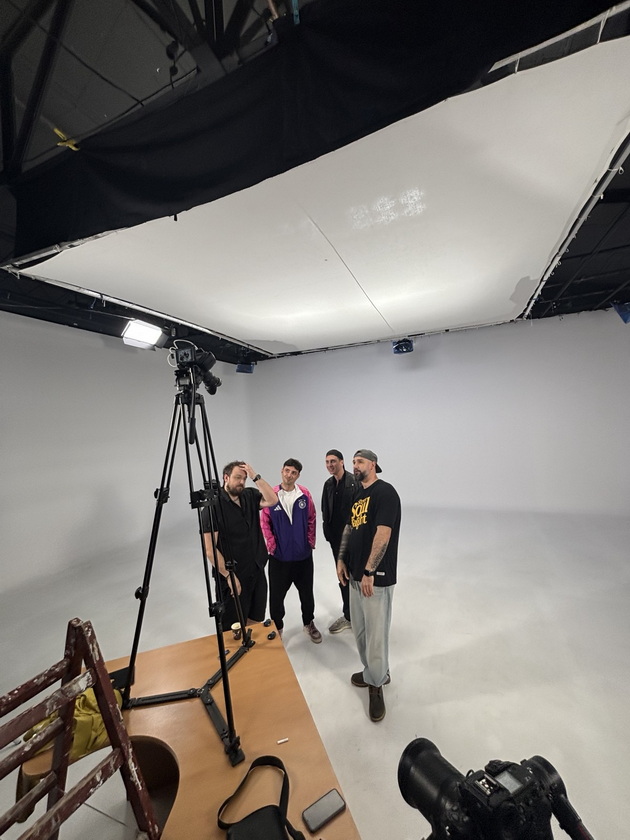 slatkar-za-noviot-album-pajak-mi-ja-krena-kolata-vo-belgrad-dodeka-snimav-spot-frlivme-pari-kolku-za-eden-ruchek-04.jpg