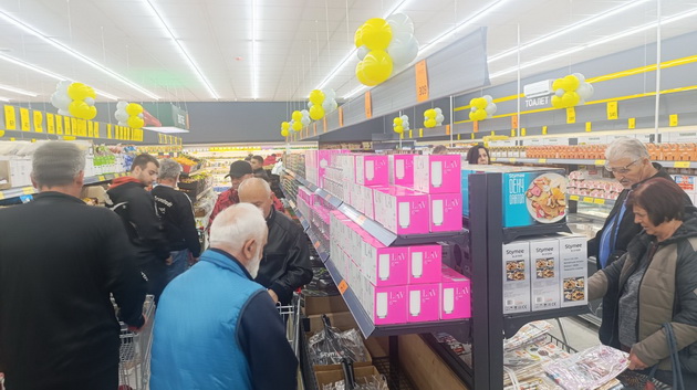 stokomak-rushi-rekordi-makedonskite-tradicionalni-ajvar-i-belo-sirenje-stanaa-hit-vo-srbija-04.jpg