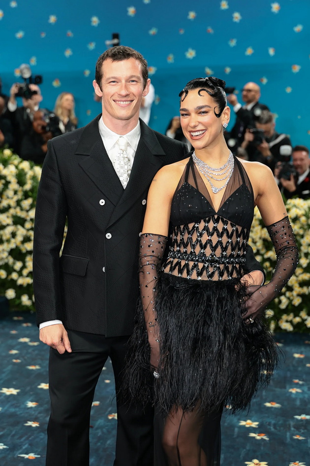 dua-lipa-konechno-potvrdi-deka-se-svrshila-kje-ostareme-zaedno-kako-najdobri-prijateli-vozbudlivo-e-05.jpg