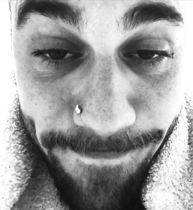 justin-bieber-gi-zagrizhi-fanovite-i-prizna-deka-bara-pomosh-od-bog-jas-sum-obichen-chovek-so-maani-gi-povreduvam-drugite-nesvesno-08.jpg