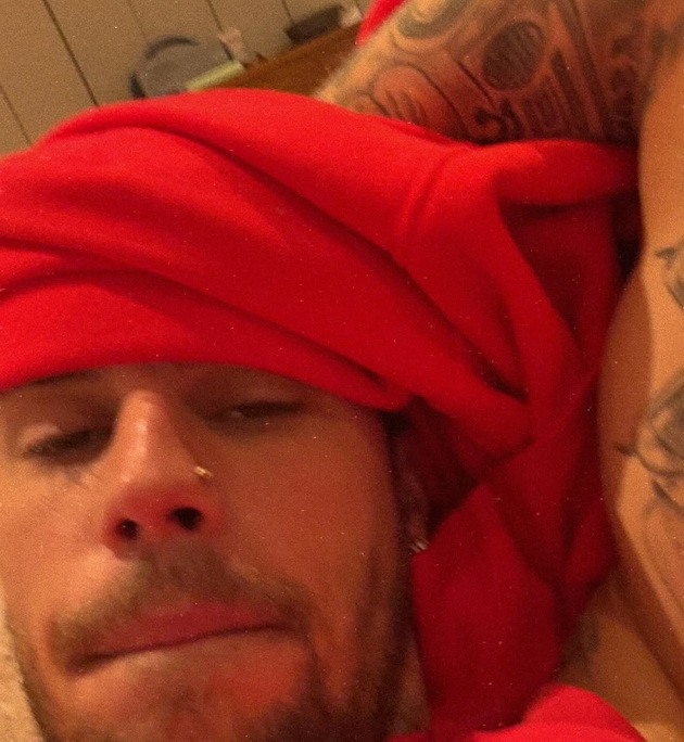 justin-bieber-gi-zagrizhi-fanovite-i-prizna-deka-bara-pomosh-od-bog-jas-sum-obichen-chovek-so-maani-gi-povreduvam-drugite-nesvesno-10.jpg