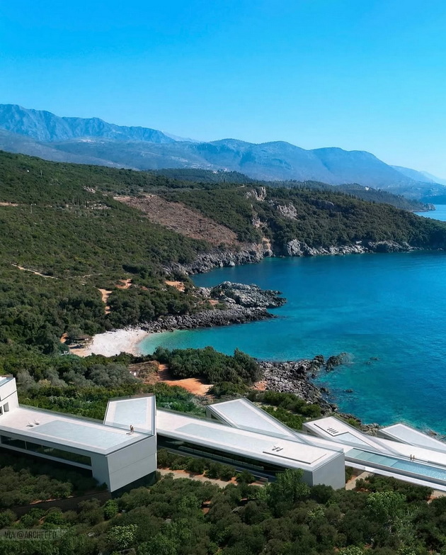 luksuzen-resort-pokraj-more-vo-albanija-go-sledi-ritamot-na-prirodata-bez-da-go-narushi-pejzazhot-foto-09.jpg