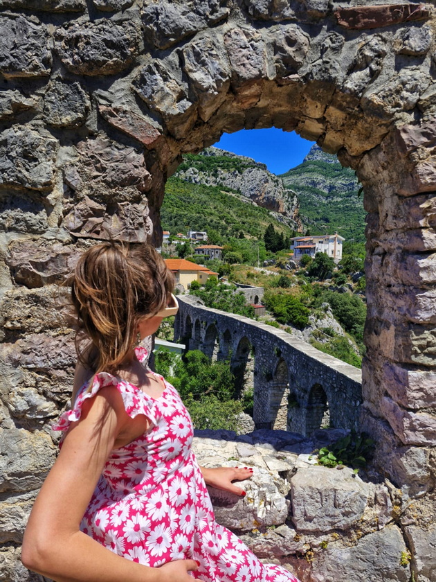 bev-na-odmor-vo-ulcinj-i-go-shetav-crnogorskoto-krajbrezhje-do-budva-magichen-star-grad-13km-pesochna-plazha-01_copy.jpg