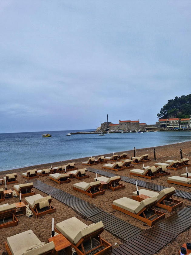 bev-na-odmor-vo-ulcinj-i-go-shetav-crnogorskoto-krajbrezhje-do-budva-magichen-star-grad-13km-pesochna-plazha-14.jpg