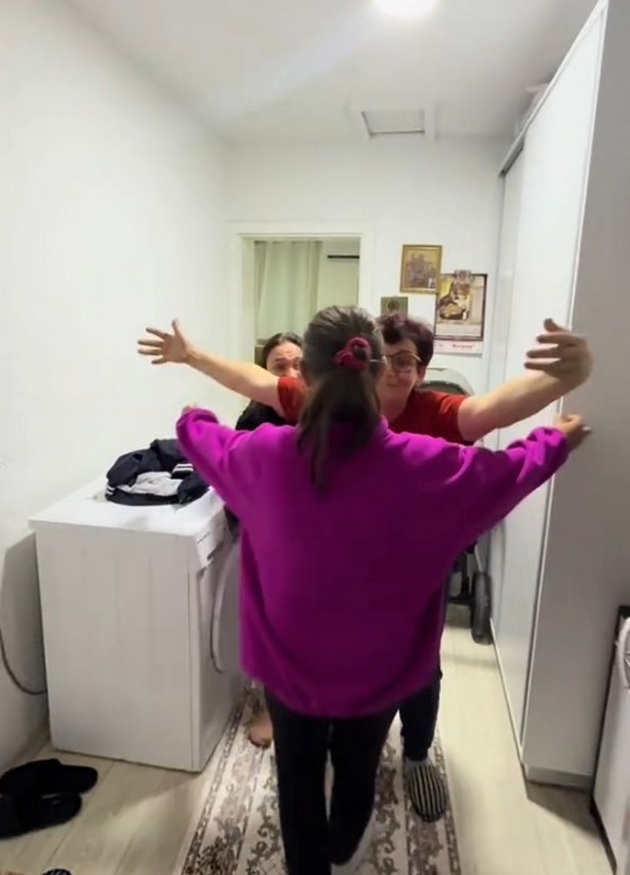 dushata-saka-doma-deca-na-nashi-pechalbari-vo-sad-so-solzi-radosnici-deka-kje-dojdat-vo-makedonija-video-06.jpg