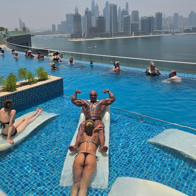 karolina-gocheva-bleska-na-odmor-antonia-gigovska-vo-bikini-na-nastap-shto-pravat-makedonskite-dzvezdi-denovive-001.jpg