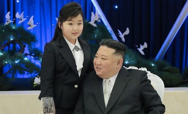 kontroverzniot-diktator-kim-djong-un-so-soprugata-i-omilenata-kjerka-ja-otvori-turistichkata-zona-vo-severna-koreja-07.jpg