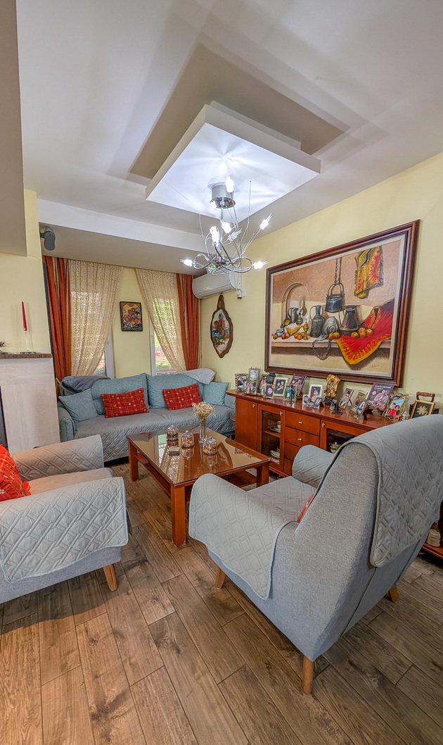 na-gosti-vo-semejniot-dom-na-davor-dave-s-kitchen-vo-ohrid-kukja-prostrana-kujna-so-pogled-kon-ezeroto-i-rajsko-dvorche-foto-21.jpg