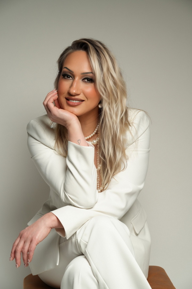 natasha-malinkova-za-rodniot-grad-kako-deca-vo-kavadarci-ruchavme-na-lozje-i-se-vozevme-so-kajchinja-po-tikveshkoto-ezero-04.jpg