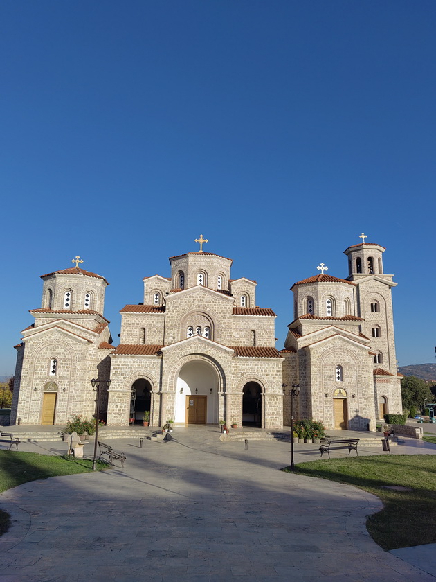natasha-malinkova-za-rodniot-grad-kako-deca-vo-kavadarci-ruchavme-na-lozje-i-se-vozevme-so-kajchinja-po-tikveshkoto-ezero-21.jpg