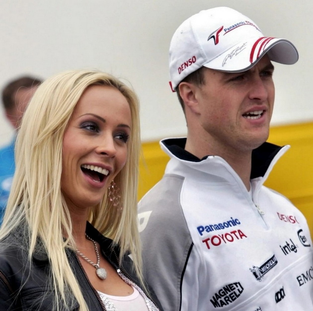 ralf-shumaher-uzhiva-na-jahta-so-dechkoto-poraneshniot-vozach-na-formula-1-po-brakot-se-vljubi-vo-francuzin-002.jpg