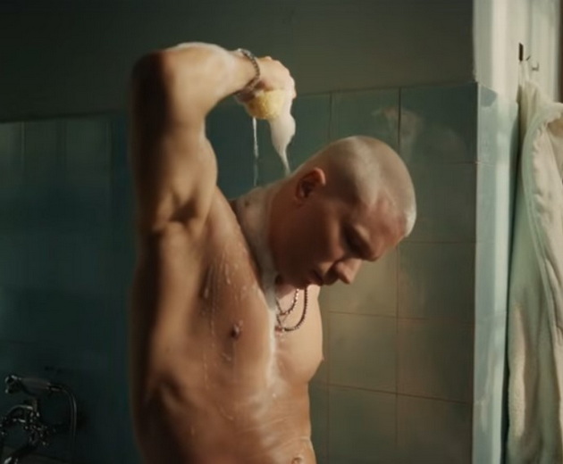 skandalozniot-spot-na-relja-i-nikolija-go-sporeduvaat-so-filmot-50-nijansi-sivo-intimni-dopiri-simulacija-na-vodenje-ljubov-video-04.jpg