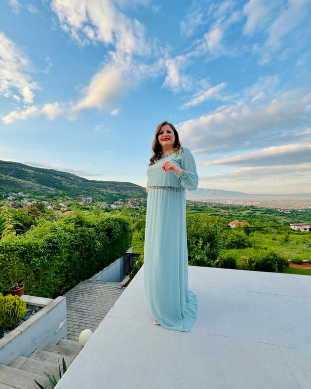 viki-ristoska-sekoja-godina-za-mojot-rodenden-si-pravam-pavlova-torta-tradicija-nasledena-od-majka-mi-11.jpg