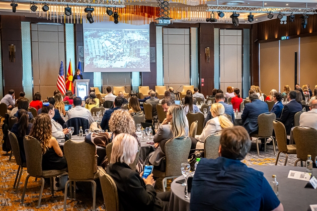 alkaloid-na-tretata-regionalna-esg-konferencija-na-amcham-gradenje-rezilientnost-vo-svet-shto-se-menuva-03.JPG