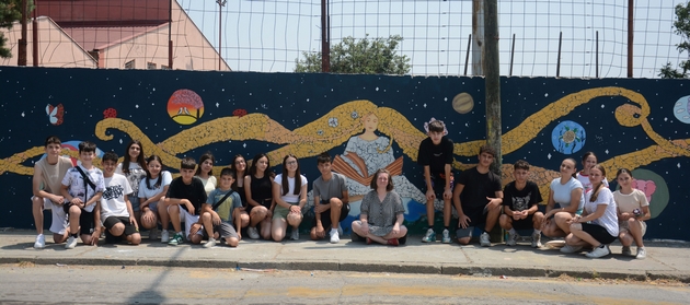 bravo-nastavnichka-i-uchenici-od-negorci-napravija-mural-so-mozaik-vo-dvorot-na-nivoto-uchilishte-foto.JPG